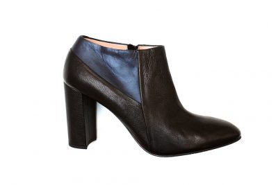 Stivaletto da donna in pelle nera e blu, tacco 9 cm € 189,90