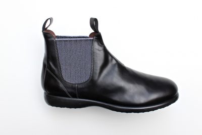 Stivaletto da uomo con elastici in pelle nera € 145,00