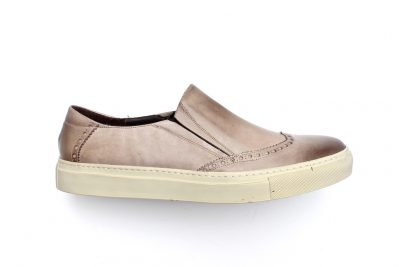 Pantofola sportiva da uomo con elastici in pelle tortora € 135,00