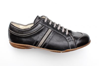 Francesina casual da uomo in pelle nera € 135,00