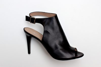 Sandalo in pelle nera tacco 10 cm € 169,90
