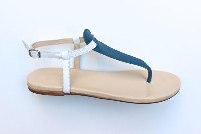 Sandalo infradito in pelle bianca e blu € 89,90
