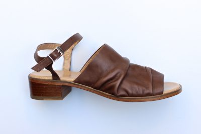 Sandalo da donna in pelle marrone tacco 4 cm € 109,90