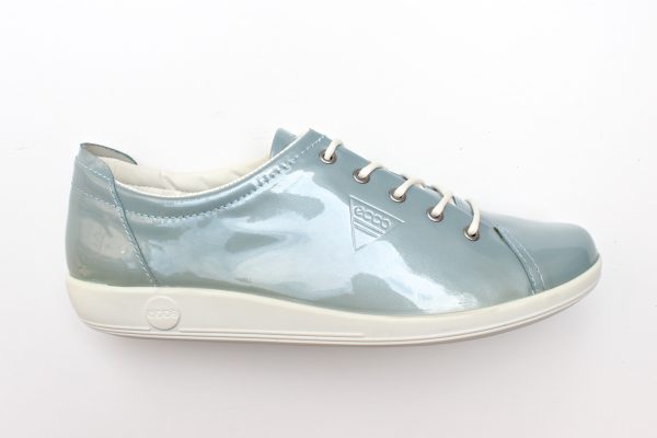 Sneaker da donna in vernice azzurra  € 99,90