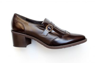 Pantofola da donna con frangia e fibbia in pelle marrone tacco 5 cm € 175,00