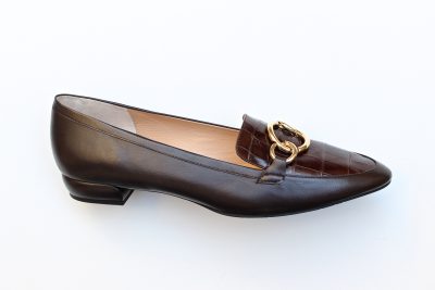 Mocassino da donna con accessorio in pelle pitonata e pelle marrone € 169,90