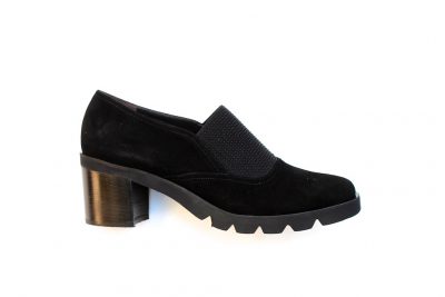 Pantofola da donna in camoscio nero tacco 5 cm € 179,90