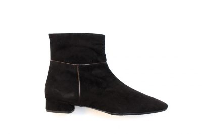 Stivaletto da donna in camoscio nero € 209,90
