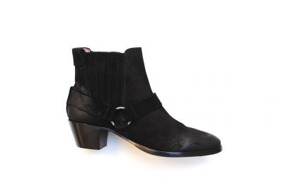 Camperos da donna in camoscio nero  € 159,90