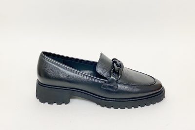 Mocassino da donna in pelle nera  € 115,00