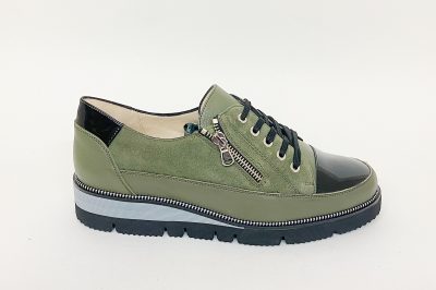 Sneaker in pelle e camoscio verde € 149,90