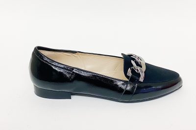 Mocassino in camoscio e vernice nero € 149,90
