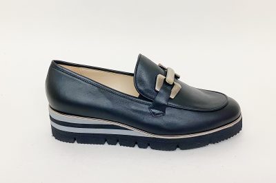 Mocassino da donna in pelle nera € 155,00