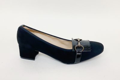 Mocassino in camoscio nero tacco 4 cm con frangia € 159,90