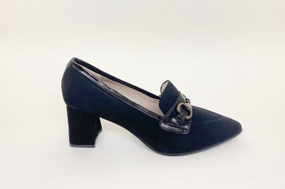Mocassino in camoscio nero tacco 6 cm € 159,90
