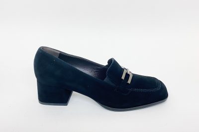 Mocassino in camoscio nero tacco 4 cm  € 199,90