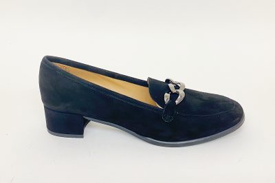 Mocassino in camoscio nero tacco 4 cm € 145,00