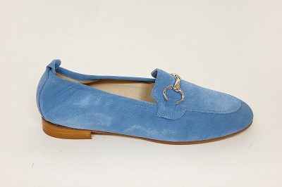 Mocassino con morsetto da donna in camoscio azzurro € 149,90