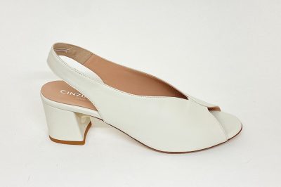 Sandalo da donna in pelle bianca tacco 5 cm € 159,90