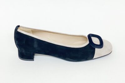 Scollata da donna con accessorio in camoscio bicolore tacco 3 cm € 149,90