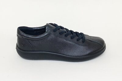 Sneaker da donna in pelle nera € 169,90