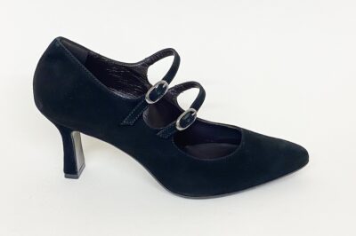 Scollata con cinturini  in camoscio nero tacco 6 cm € 165,00