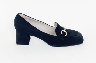 Mocassino in camoscio nero tacco 6 cm  € 169,90