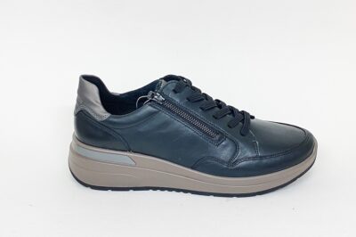 Sneaker da donna con cerniera in pelle nera € 140,00