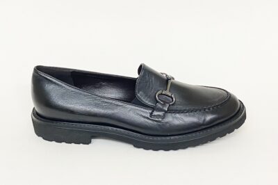 Mocassino da donna con accessorio in pelle nera € 169,90