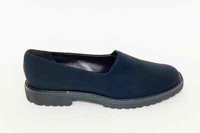 Pantofola da donna in tessuto nero € 135,00