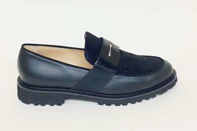 Mocassino da donna in pelle e camoscio nero  € 155,00