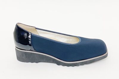 Scollata da donna in tessuto blu Zeppa 4 cm € 139,90