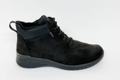 Polacco da donna in camoscio nero fodera giretex € 160,00