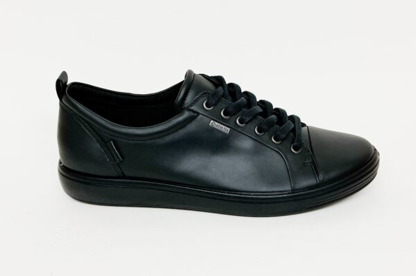 Sneaker da donna in pelle nera fodera goretex € 169,90