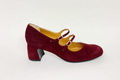 Scollata con cinturini  in camoscio bordeaux tacco 6 cm € 179,90