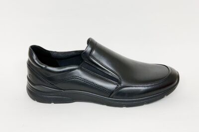 Pantofola da uomo in pelle nera € 129,90