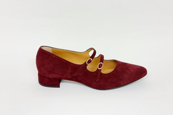Scollata con cinturini  in camoscio bordeaux tacco 3 cm € 175,00