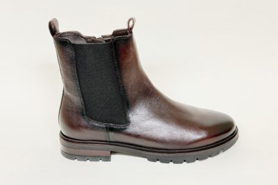 Stivaletto con elastici in pelle marrone € 130,00