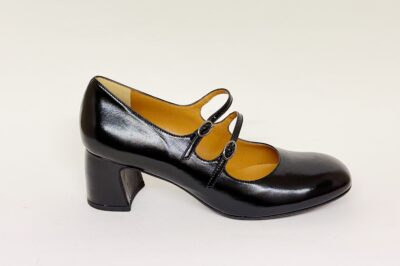 Scollata con cinturini  in nero vernice tacco 6 cm € 179,90