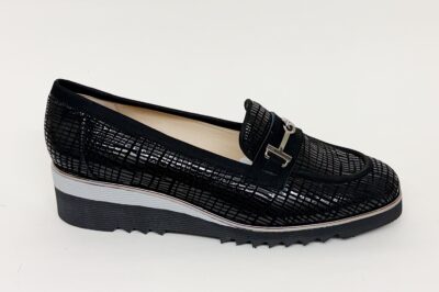 Mocassino da donna in pelle stampata nera € 165,00