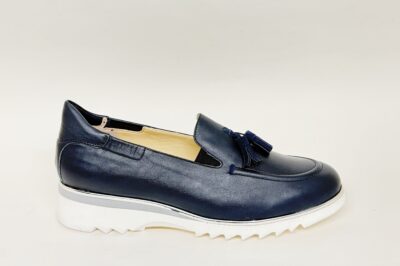 Mocassino da donna con nappine in pelle blu € 169,90