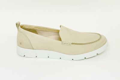 Pantofola mocassino da donna in nabuck beige € 119,90