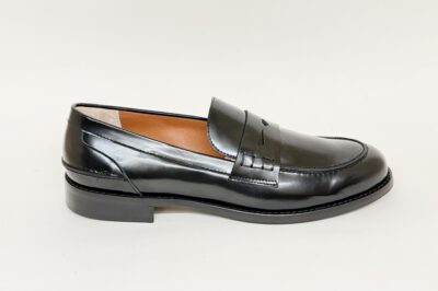 Mocassino da donna in pelle abrasivata nera € 169,90
